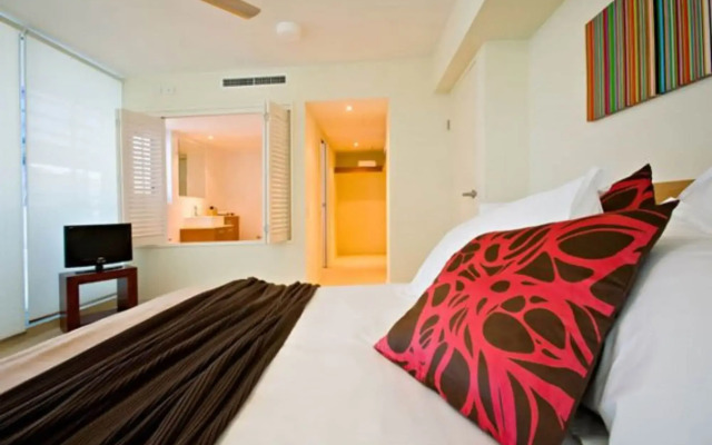 Lanai Riverside Apartments
