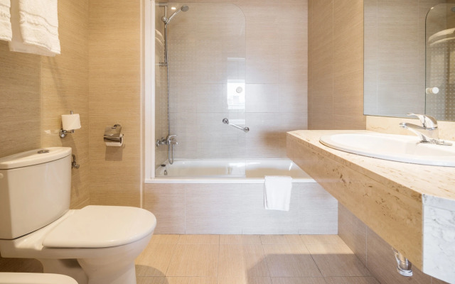 Hotel ILUNION Romareda