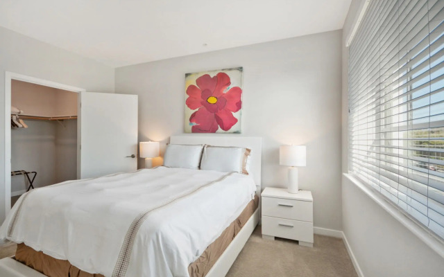 Global Luxury Suites in Menlo Park