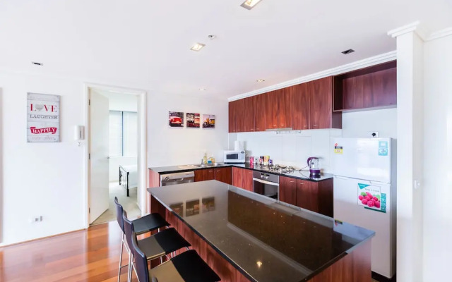 MORGAN, 2BDR Southbank Apartment