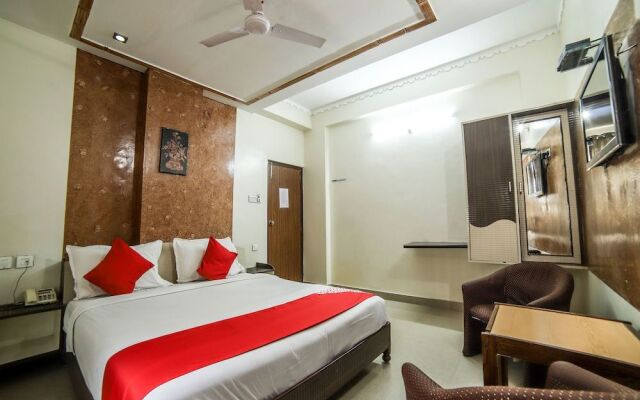 OYO 14816 Hotel Omni