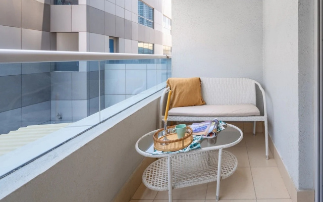Minutes From Beach! Bright 1BR in Dubai Marina!