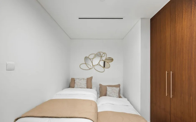 Prestigious 3.5 BR in Boulevard