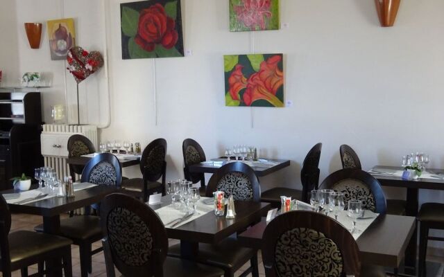 Hôtel Restaurant Le Castel Fleuri