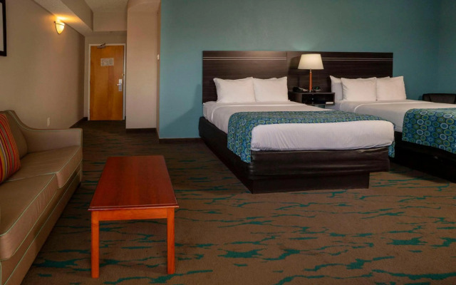 Gateway Hotel & Suites, Ascend Hotel Collection
