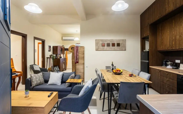 Jeannette s Seaside Getaway - Kalamata Urban Gem