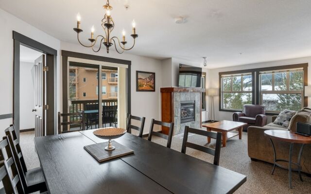 CENTRALLY Located 3-Br Home | TRUE Ski In/Out | FREE access to Pools & Hot Tubs