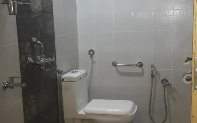 OYO 26179 Hotel Shivrai