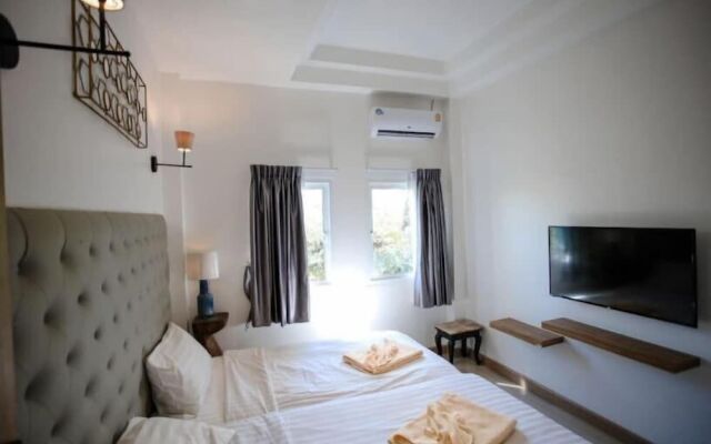 Happyland Residence