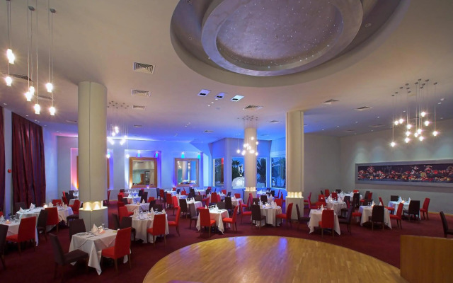 Golden Bay Beach Hotel