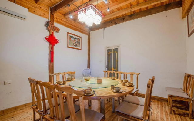Fengxiang Yaozhai Hotel