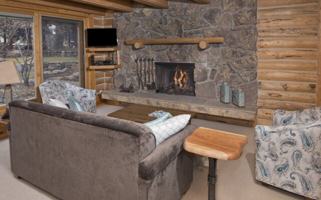 Village Center Condo 1G