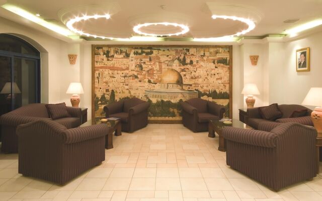 Delmon Suites