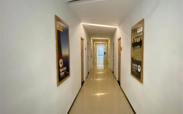Front One Hotel Airport Solo