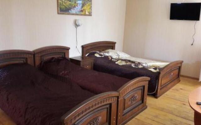 Guest House on 6 Octyabrya 10