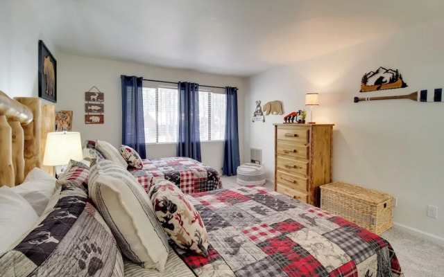 Forest-view Balcony: Pinetop-lakeside Condo