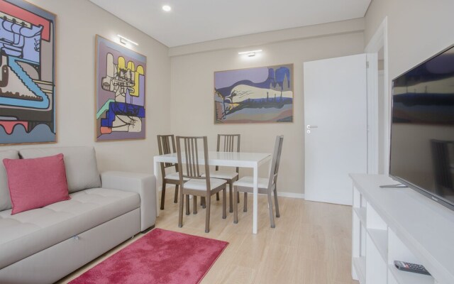 Liiiving - Terrace Downtown Apartment