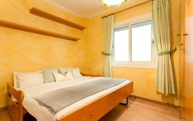 Comfortable 3 Bedroom Amazing Views Over Barcelona