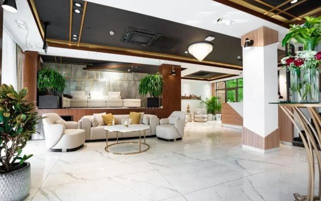 Noor Land Hotel