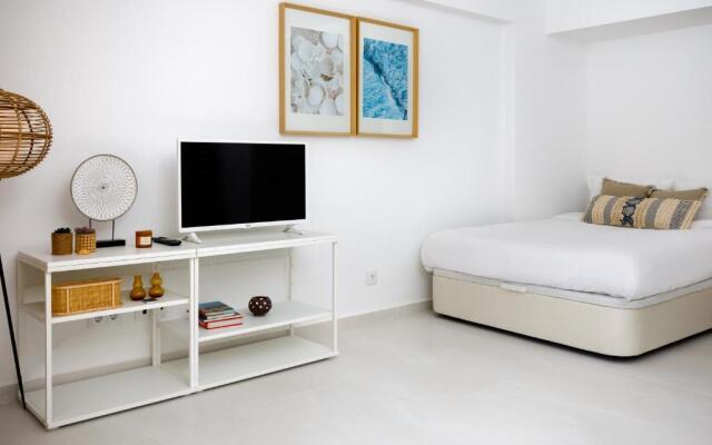 Sesimbra Beach House by Saudade