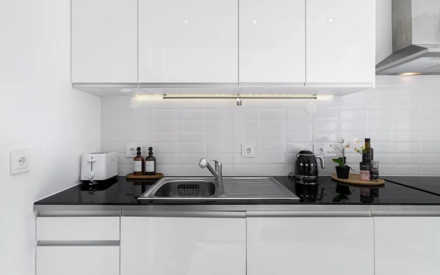 Suburban Serenity Family Home With Pool