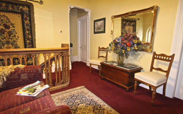 Bard House Bed & Breakfast