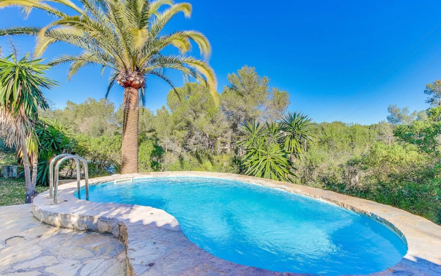 Villa With Pool and air Conditioning