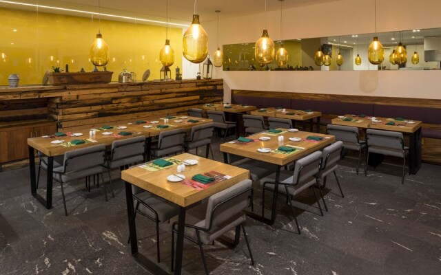 Camino Real Hotel & Suites Puebla