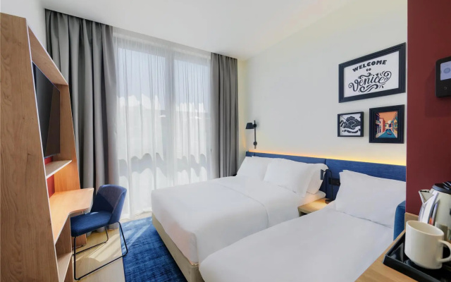 Hampton By Hilton Venice Isola Nuova - Image 6
