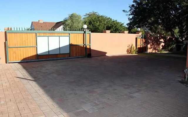 Airport Bed and Breakfast