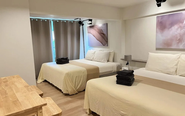 MINI-ME HUBS - Charm Suites in Old City