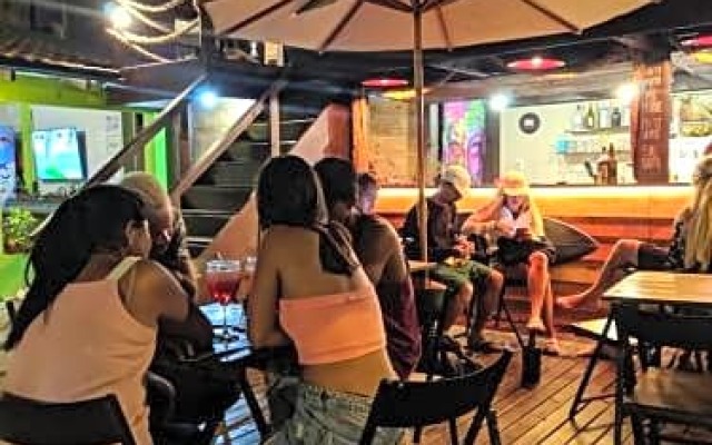 BRAVA POINT Pousada e Hostel