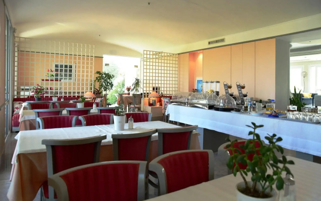 Mantenia Hotel