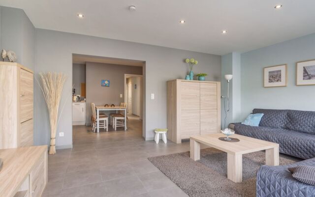 Pleasant Apartment Near the Seafront