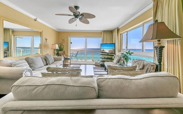 Destin Towers 102