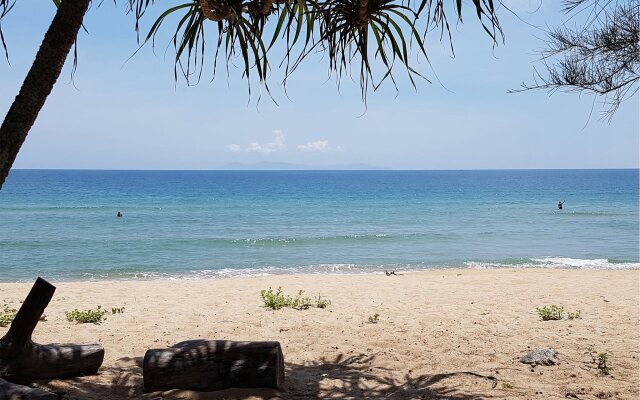 Pandan Laut Beach Resort