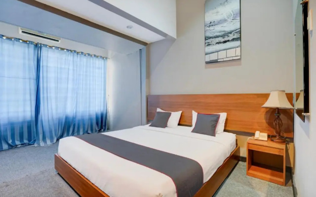 Collection O Padang near Mesjid Raya Syekh Ahmad Al-Minangkabawi formerly Hotel Surya Palace