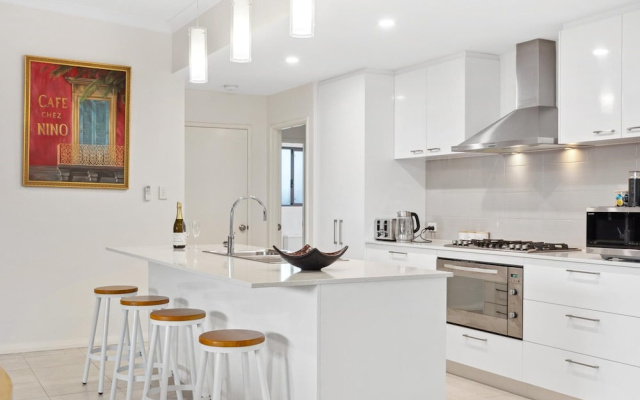 Spacious Family Home in Wannanup Mandurah