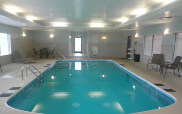 Holiday Inn Express & Suites Lancaster by IHG