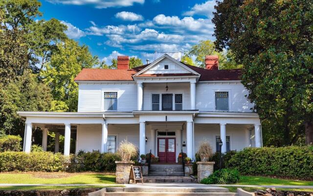 The Veranda Historic Inn
