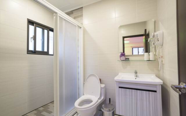 Starry Night Laurel Hotel