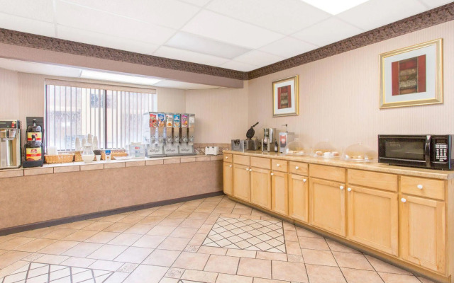 Knights Inn Roanoke