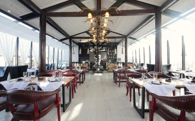 Shangri-La Salloi Hotel