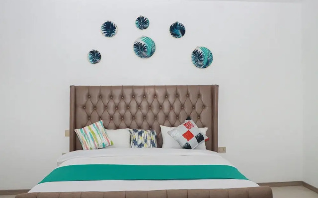 Lux Suites Royal Oak Residency