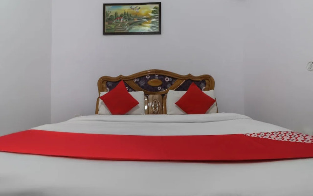 OYO 49701 Abhi Residency White House