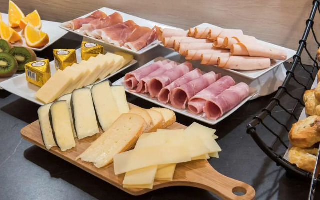 Hôtel Mercure Paris Pont de Levallois Neuilly