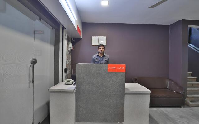 OYO Flagship 28024 Hotel Royal Palace