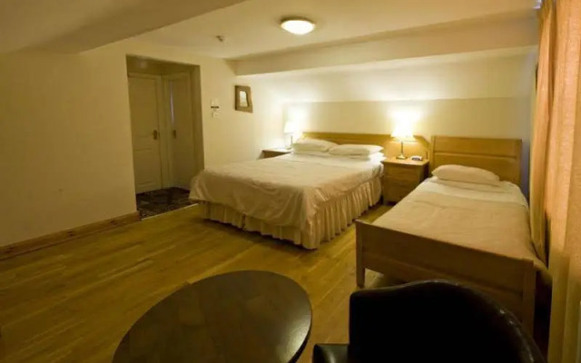 Somerton House B  B