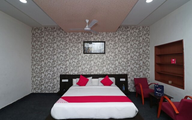 Hotel Moti Dungri Palace