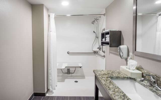 Baymont by Wyndham Clarksville